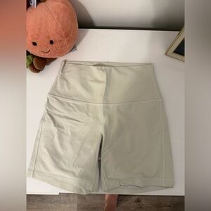 Women's Cream align biker Shorts